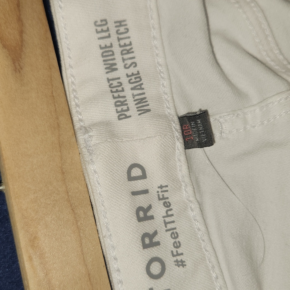 Torrid Women's White Jeans - Picture 3 of 7
